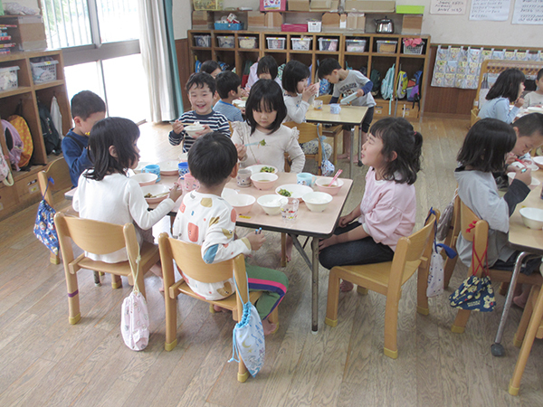 給食-3