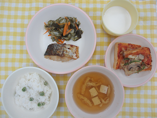 給食-4